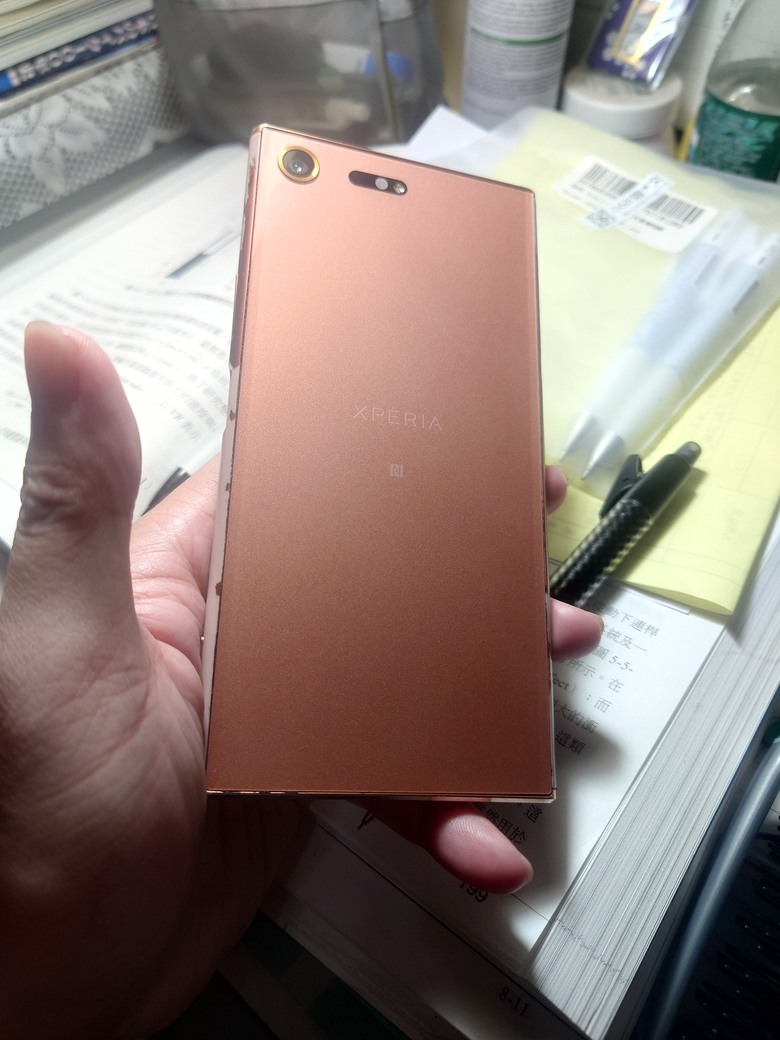 XZ Premium 開機後馬上關機