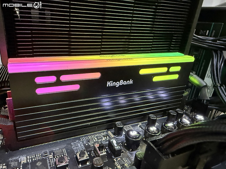 點我看大圖 開箱 M-Die 金百達 Kingbank 大容量高馬甲雙參數 D5-8000 星刃黑
