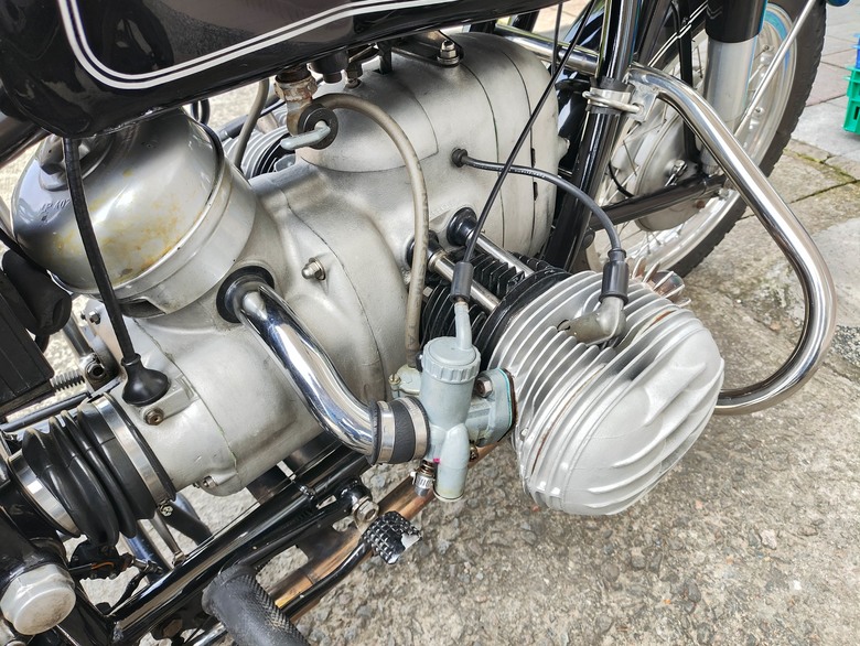 BMW水平對臥雙缸古董車 R60/2 R69?