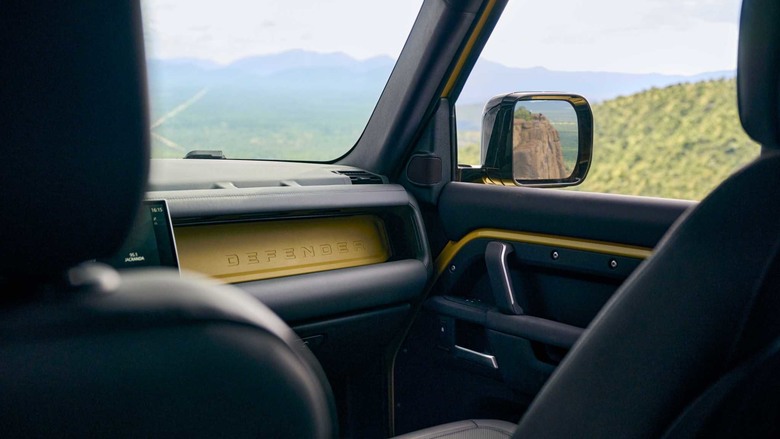 Defender Trophy Edition 限量登場