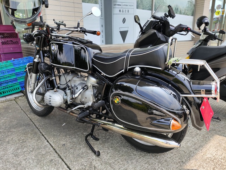 BMW水平對臥雙缸古董車 R60/2 R69?