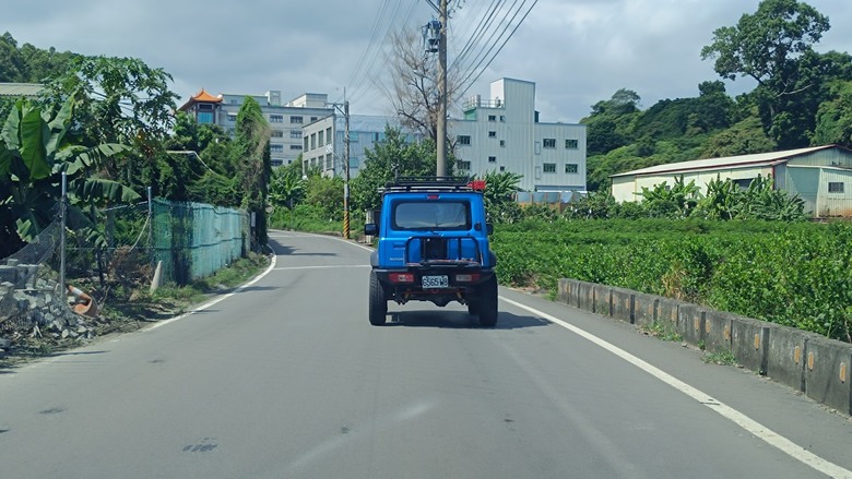 我只是問問沒其他意思這個車牌好像怪怪的