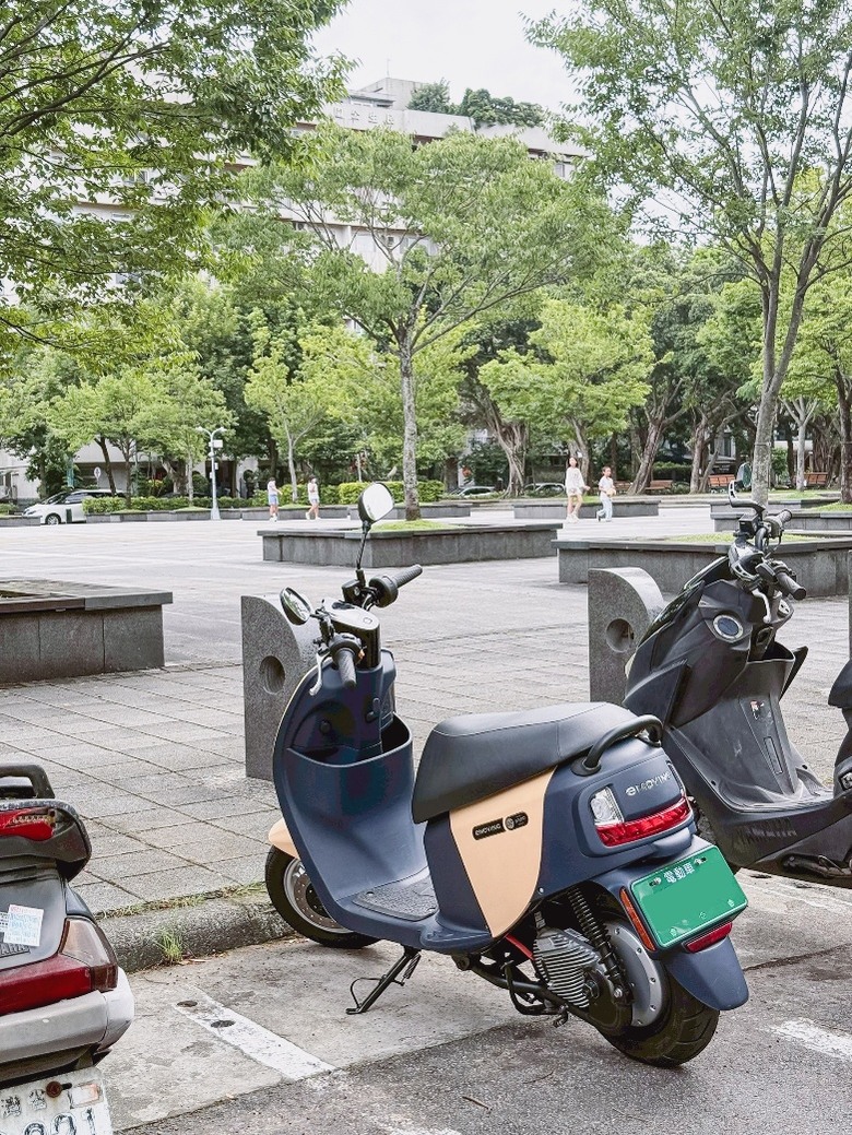 綠牌小電車EZ1夏日街道漫遊記