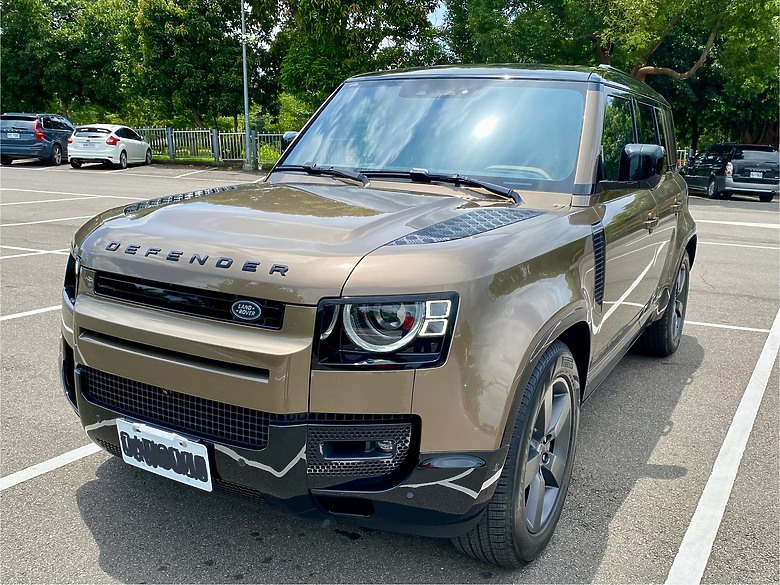 路虎衛士 Defender 110 D300 X-Dynamic HSE 貼 3M 極透隔熱紙