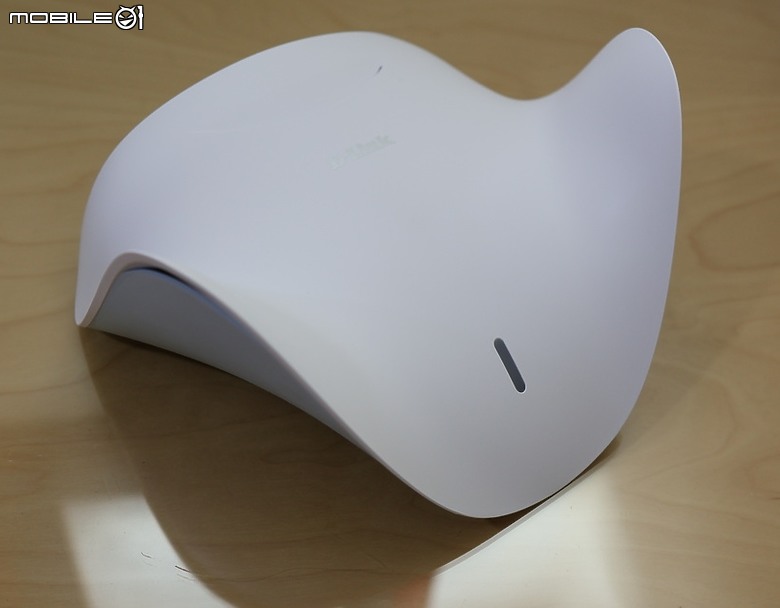 點我看大圖 天鷹展翅全新設計 MIT 台灣製 D-Link AQUILA PRO AI M95 BE9500 Wi-Fi 7 開箱