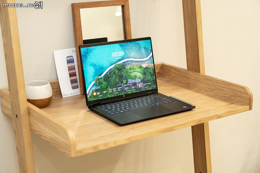 HP OmniBook X Flip 14｜高效續航的 AI 輕薄創作翻轉筆電