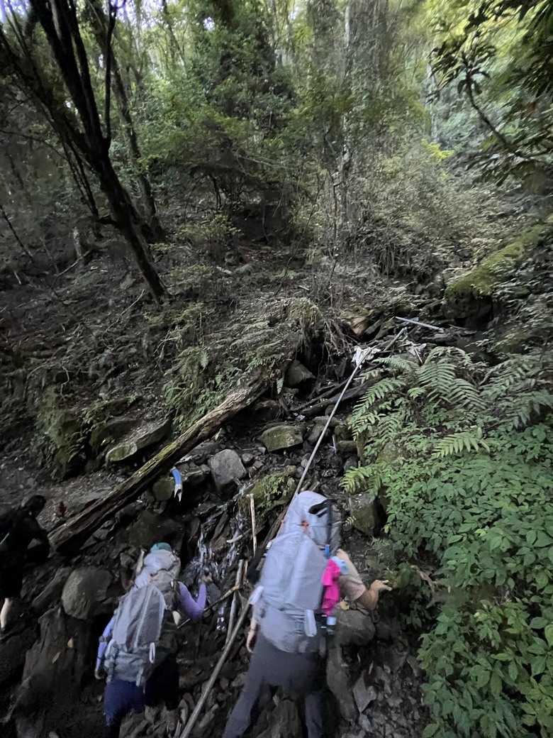 登鈴鳴閂山 ,被颱風追趕