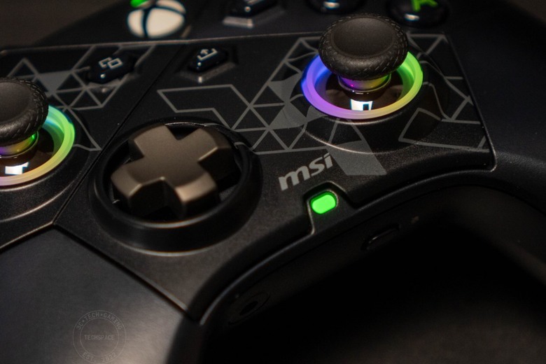 點我看大圖 MSI FORCE PRO WIRELESS 電競搖桿開箱評測 | 三段式霍爾效應觸發、48hrs 超強自定義長效沈浸體驗