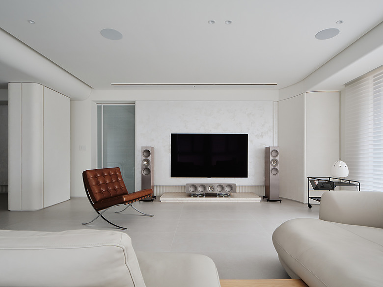 點我看大圖 如「烏托邦」的精品StormAudio風暴/KEF 5.2.6客廳劇院