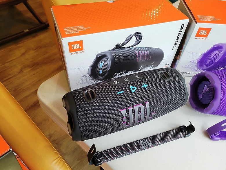 << 你有多"9"沒聽好聲音了? >> JBL Charge 6 藍芽喇叭體驗分享