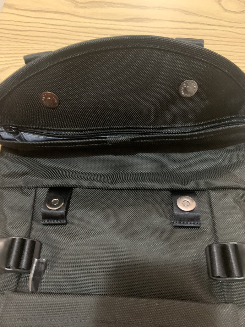 顏值與輕量化兼具的小摺後背包