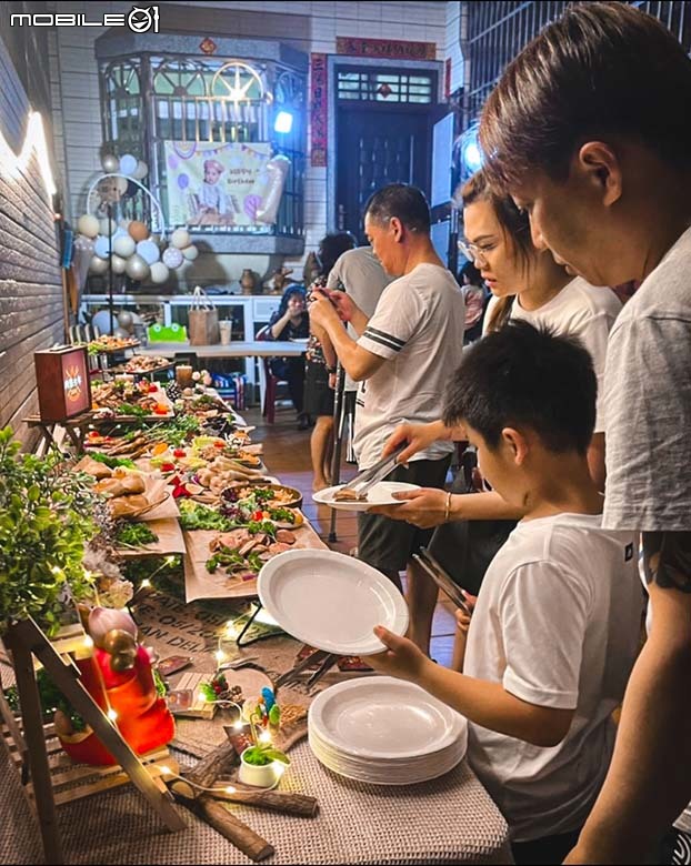 這場烤肉聚餐,連手都沒弄髒!!
