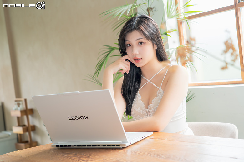 Lenovo Legion 7i (Gen10) 電競筆電|白色外表藏不住強大戰力!