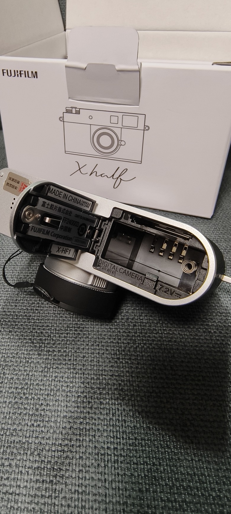 「開箱&分享」 FUJIFILM X half 真的是小巧可愛好攜帶