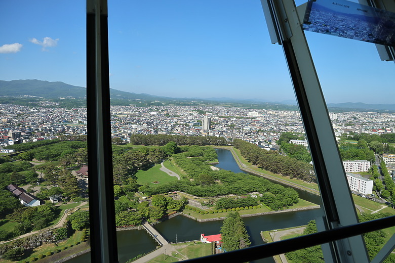 點我看大圖 夏日北海道自由行-函館篇(五稜郭/旬花/大黑屋/函館朝市/金森紅磚倉庫/小丑漢堡/八幡坂/元町/根室花丸/函館山)