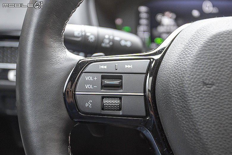 Honda 小改款 Civic e:HEV 試駕｜輕快好開又省油，均衡操控沒話說！