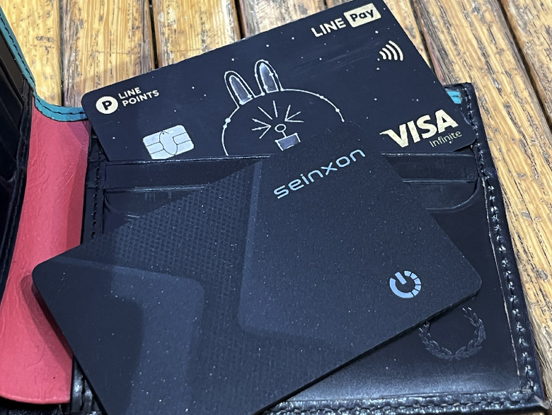原來跟AirTag差不多的 Seinxon Finder Card 這麼好用喔！尋找鑰匙、皮夾、行李箱，甚至被竊的車子都有可能找回~
