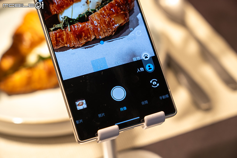 夏普在台推出輕旗艦新機 AQUOS R10，四防機 AQUOS wish5 首創「搖搖防護」功能！