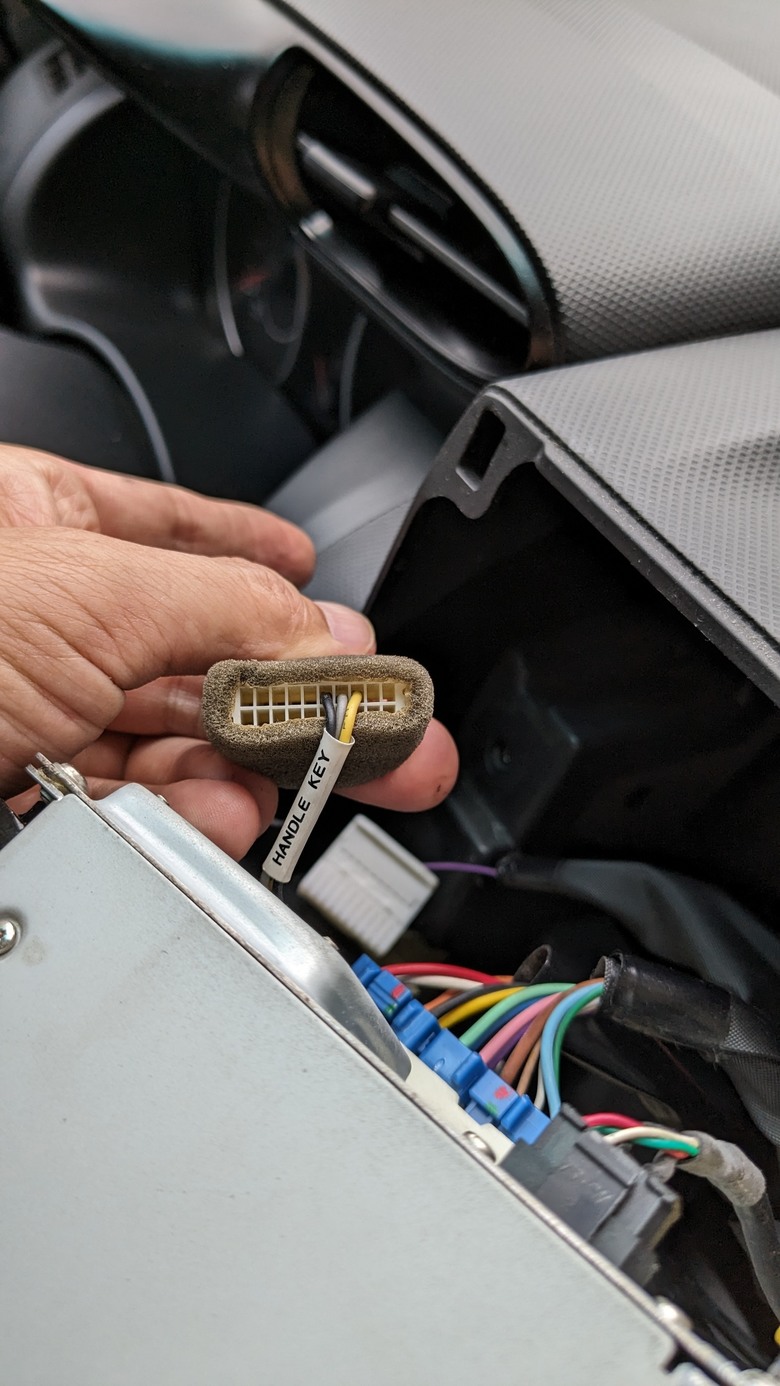 Toyota Wish 2代加裝方向盤控制鍵，無法作動