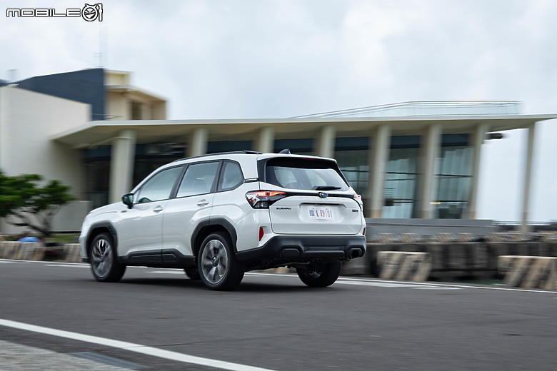 Subaru Forester Hybrid 大改款試駕|全新油電動力更省油,但四驅性能一樣出色!
