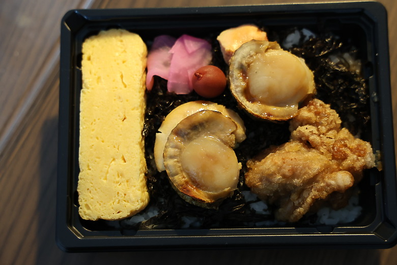 點我看大圖 夏日北海道自由行-函館篇(五稜郭/旬花/大黑屋/函館朝市/金森紅磚倉庫/小丑漢堡/八幡坂/元町/根室花丸/函館山)