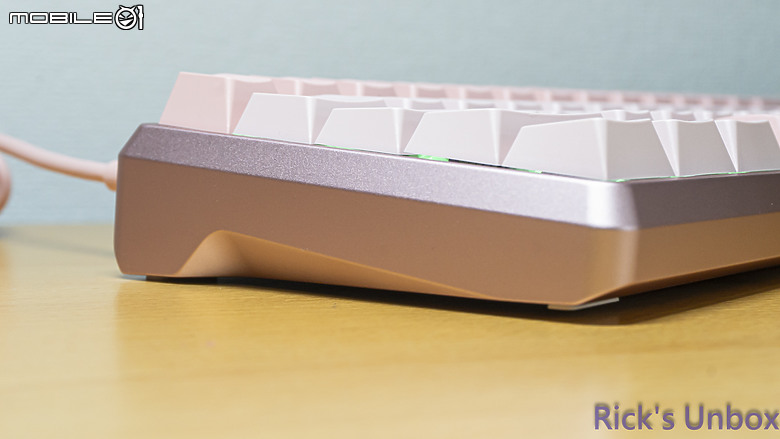【開箱】富士櫻磁軸鍵盤 | iRocks K104H FUJI PINK