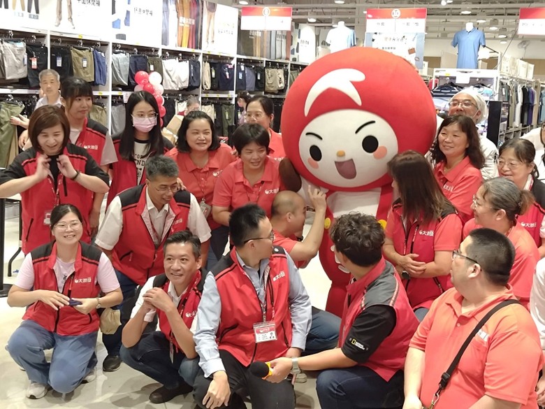 點我看大圖 【來全台第一間大潤發走走】Goodbye RT-Mart 一路走來餐會