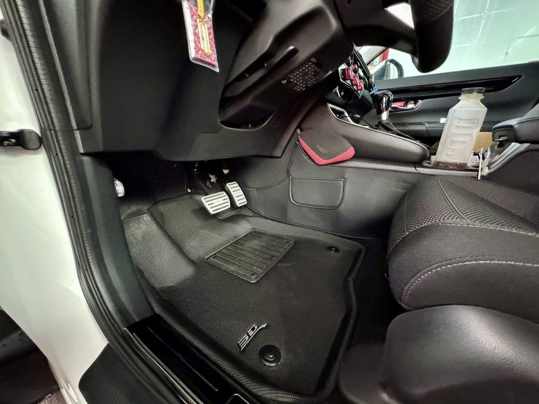 Honda CR-V 6 Vtis交車一年心得(含車上小廢物分享)