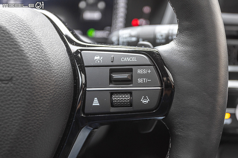 Honda 小改款 Civic e:HEV 試駕｜輕快好開又省油，均衡操控沒話說！