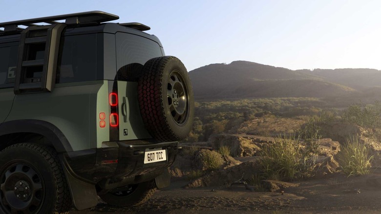 Defender Trophy Edition 限量登場