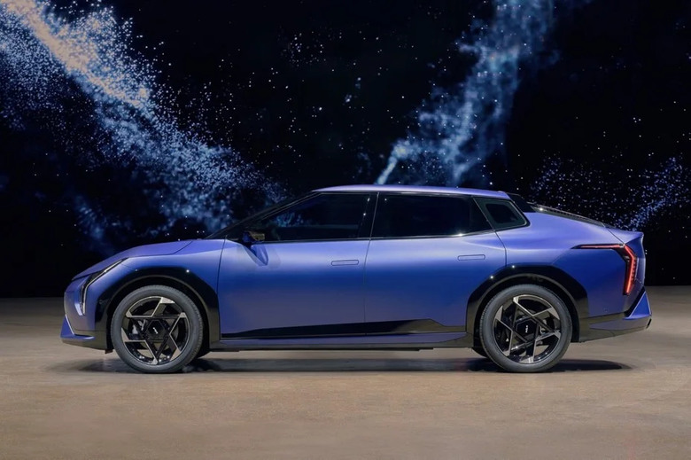 能挑戰Tesla Model 3大位嗎？全新Kia EV4 Fastback公布英國售價！