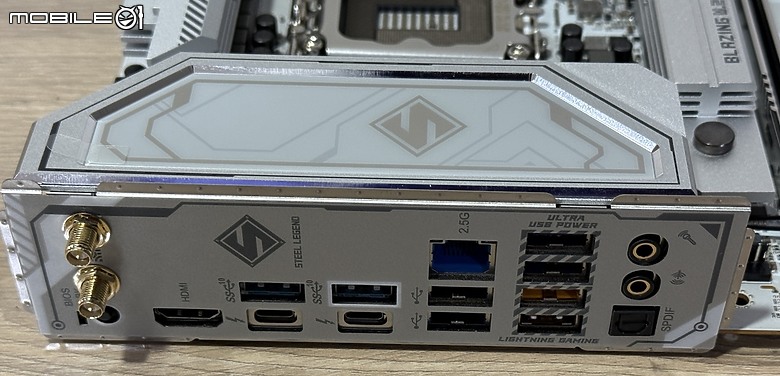 點我看大圖 萬元新選 ASRock Z890 Steel Legend WiFi銀白色PCB