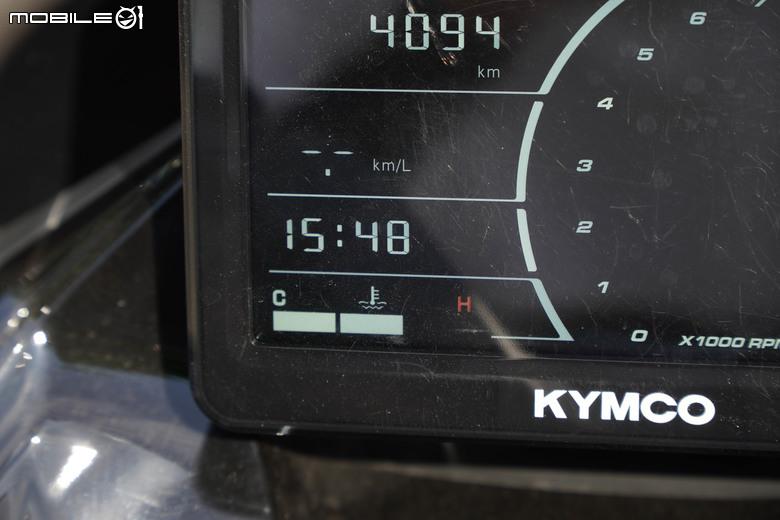 KYMCO DOWNTOWN GT350 試乘｜超乎預期的運動性、全方位黃牌大羊！