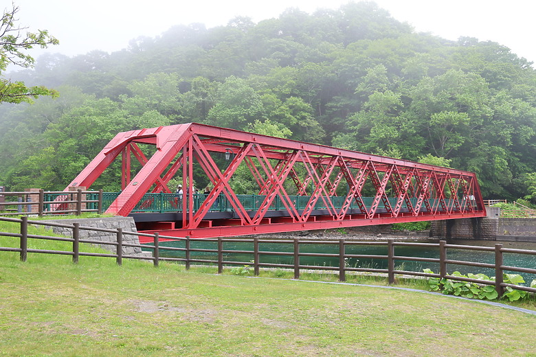 點我看大圖 夏日北海道自由行-洞爺+支笏湖篇(筒倉展望台/有珠山/遊覽船/夏日花火/登別地獄谷/支笏湖/Soul Store湯咖哩)