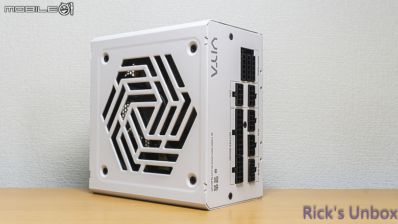 點我看大圖 【開箱】來自台灣製造的金牌主流電源 | FSP VITA GM MIT 1000W WHITE
