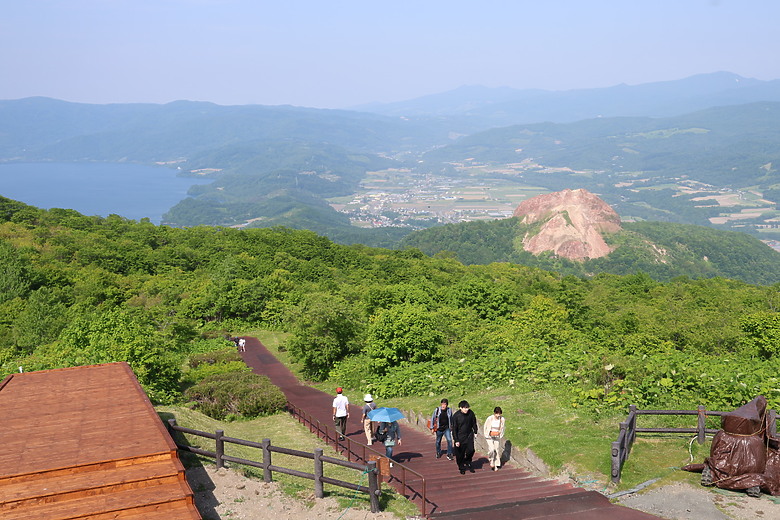 點我看大圖 夏日北海道自由行-洞爺+支笏湖篇(筒倉展望台/有珠山/遊覽船/夏日花火/登別地獄谷/支笏湖/Soul Store湯咖哩)