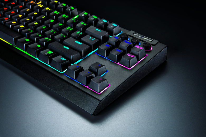 Razer 推出可客製化新款無線鍵盤 BlackWidow V4 TKL HyperSpeed 支援熱插拔軸體讓玩家打造專屬手感