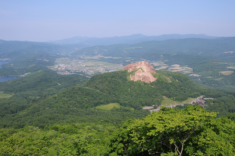 點我看大圖 夏日北海道自由行-洞爺+支笏湖篇(筒倉展望台/有珠山/遊覽船/夏日花火/登別地獄谷/支笏湖/Soul Store湯咖哩)