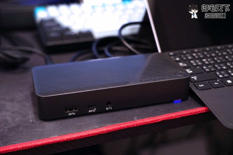 開箱｜Targus Universal USB-C™ DV4K Docking Station 多功能擴充埠（DOCK310） - 一次滿足 65W 充電、雙螢幕、網路、接口擴充需求！