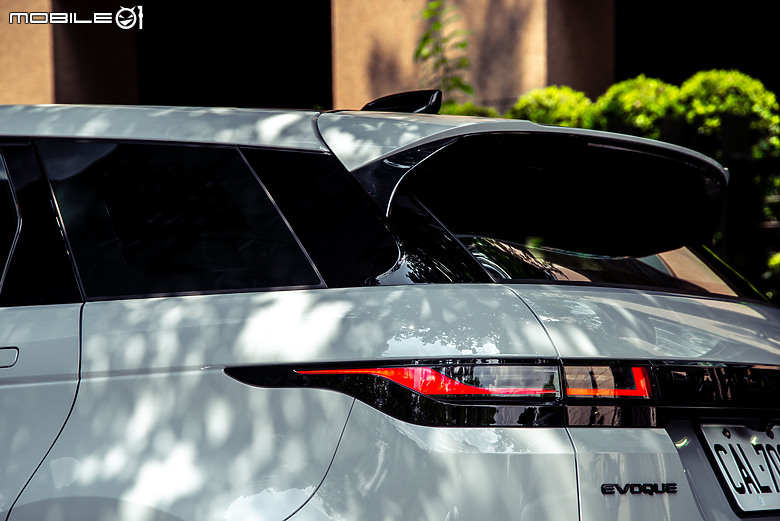 Range Rover Evoque 新年式試駕|新增「都會魅影版」,黑化套裝一次奉上!