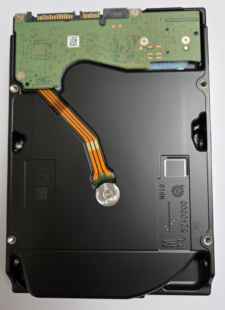 【開箱簡測】Seagate Exos X24 20TB ST20000NM002H 硬碟機效能簡測 (圖多)
