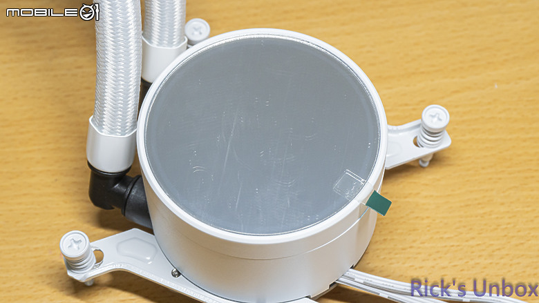 點我看大圖 【開箱】全漢首款一體式水冷 | FSP AE36 WHITE