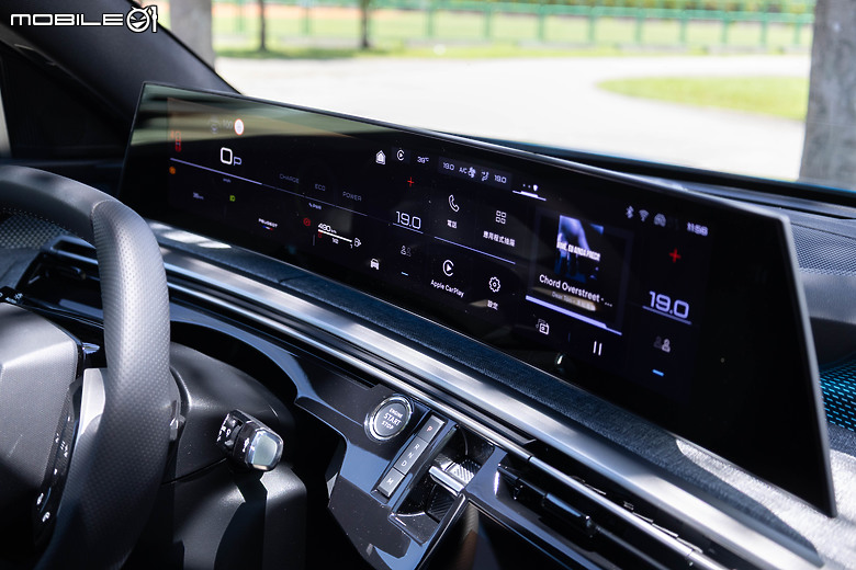 Peugeot 3008 大改款試駕｜降價更超值，以全新油電動力強勢挑戰中型休旅市場！