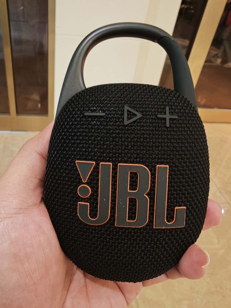 JBL Clip 5 IP67防水防塵藍牙音箱 - 跑來關島開箱分享