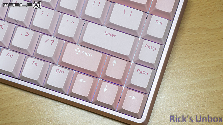 【開箱】富士櫻磁軸鍵盤 | iRocks K104H FUJI PINK