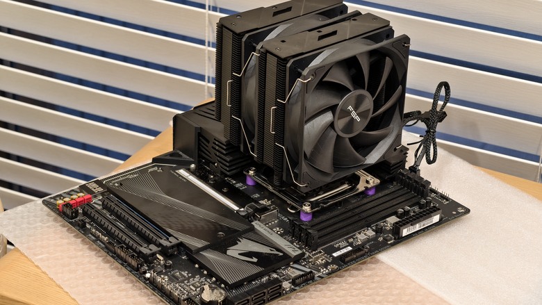 (舊殼開箱) 主打高風量的散熱布局，Fractal Design Torrent Compact & Nano開箱試用