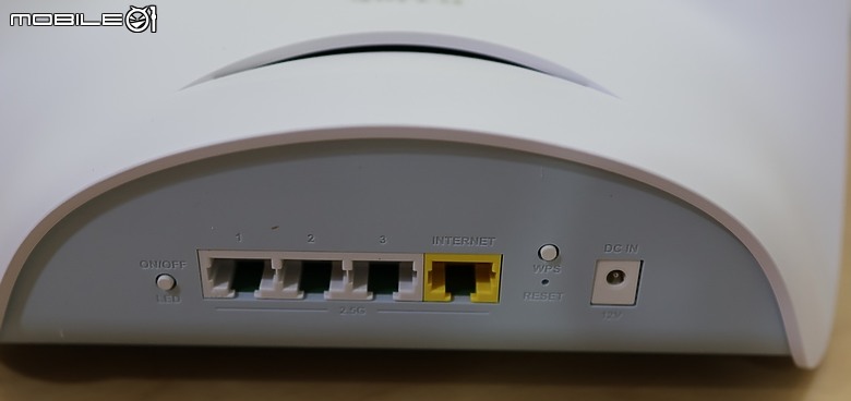 點我看大圖 天鷹展翅全新設計 MIT 台灣製 D-Link AQUILA PRO AI M95 BE9500 Wi-Fi 7 開箱