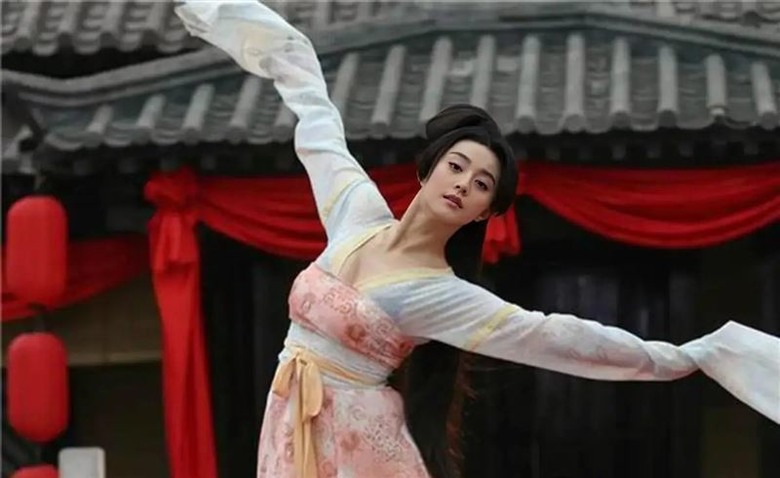 歷史有點東西／古代英雄願「拜倒在石榴裙下」？