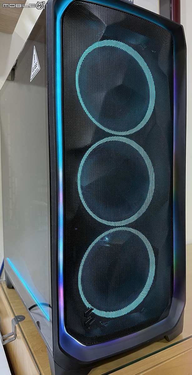 點我看大圖 歷久彌新改版升級 Fractal Design Meshify 3 RGB 開箱
