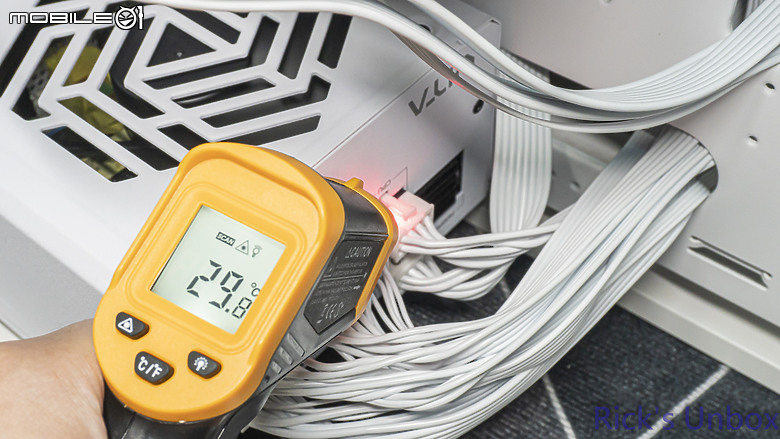 點我看大圖 【開箱】來自台灣製造的金牌主流電源 | FSP VITA GM MIT 1000W WHITE